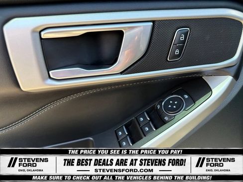 Used 2023 Ford Explorer XLT w/ Equipment Group 202A AWD/4WD image 19