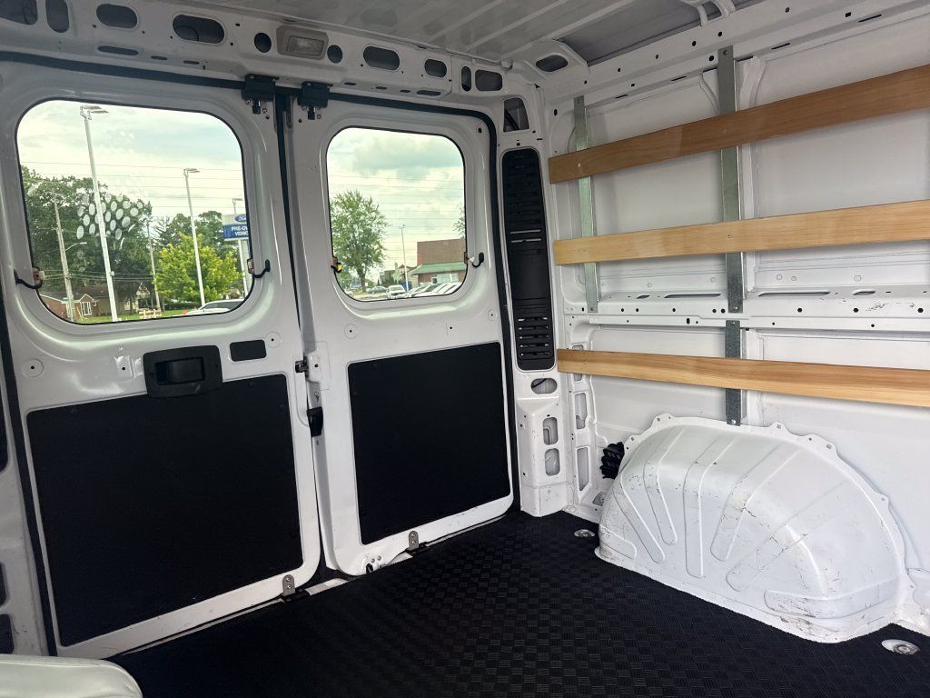 Used 2025 RAM ProMaster 2500 w/ U-Haul Equipment Group FWD image 22