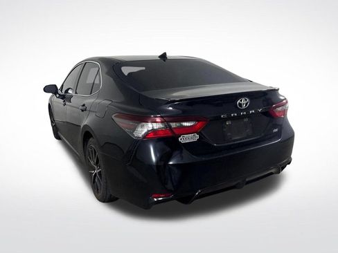 Used 2022 Toyota Camry SE FWD image 7