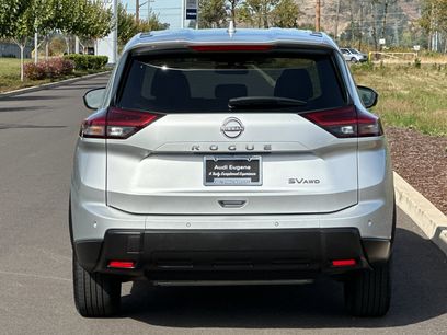 Used 2024 Nissan Rogue SV