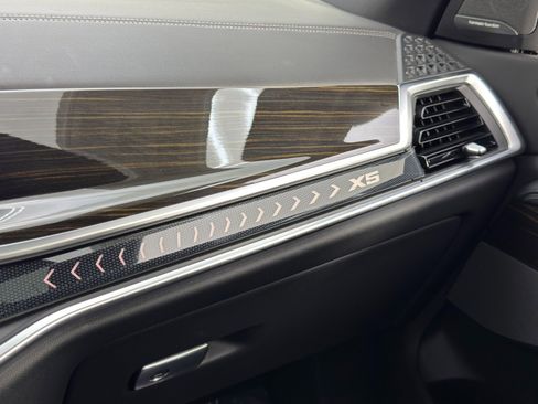 Used 2024 BMW X5 sDrive40i w/ Premium Package image 40