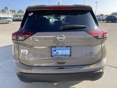 Certified 2024 Nissan Rogue SV w/ SV Premium Package image 4