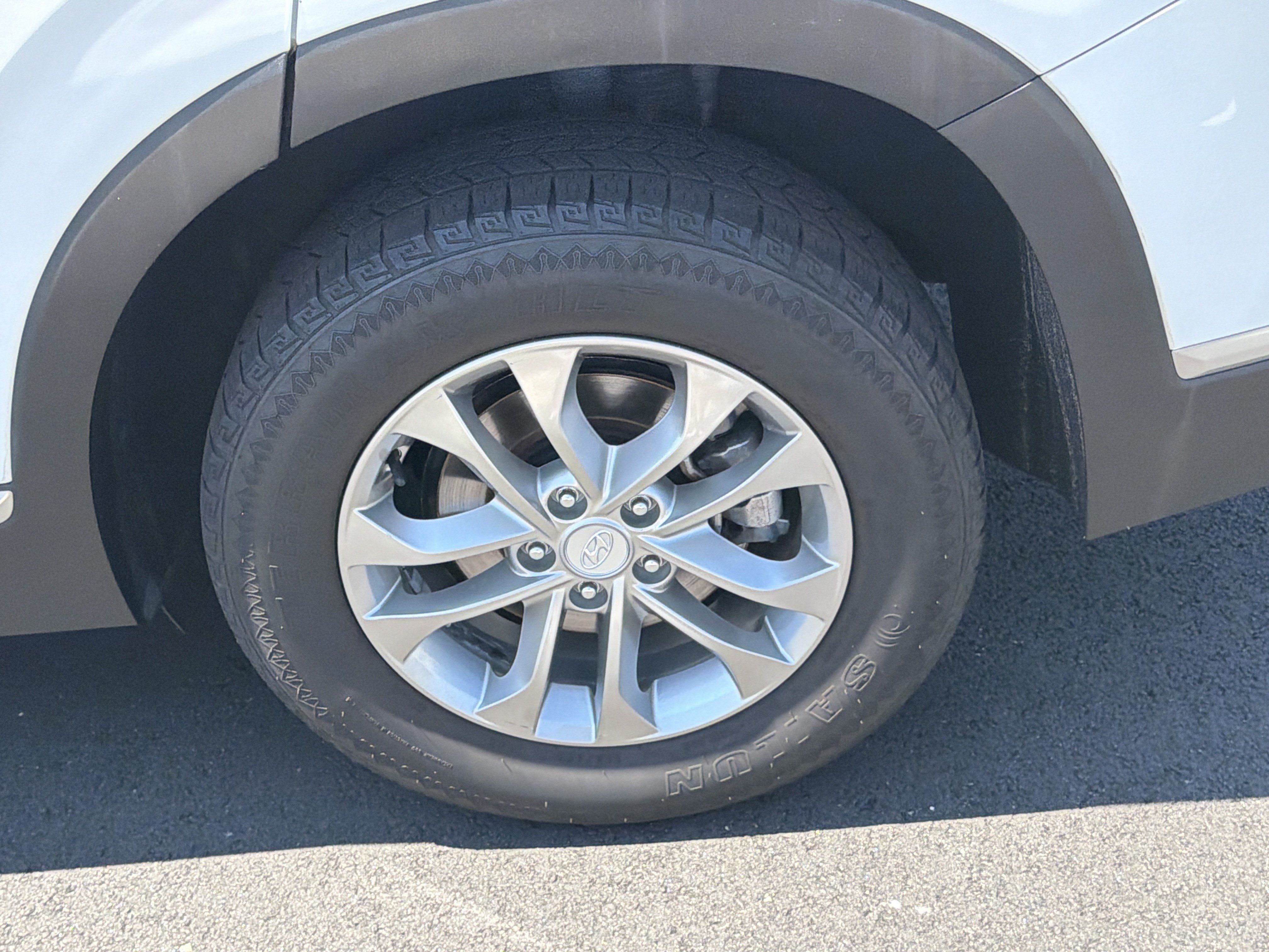 Used 2020 Hyundai Santa Fe SE FWD image 19