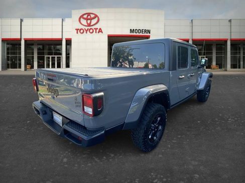 Used 2021 Jeep Gladiator Sport AWD/4WD image 5