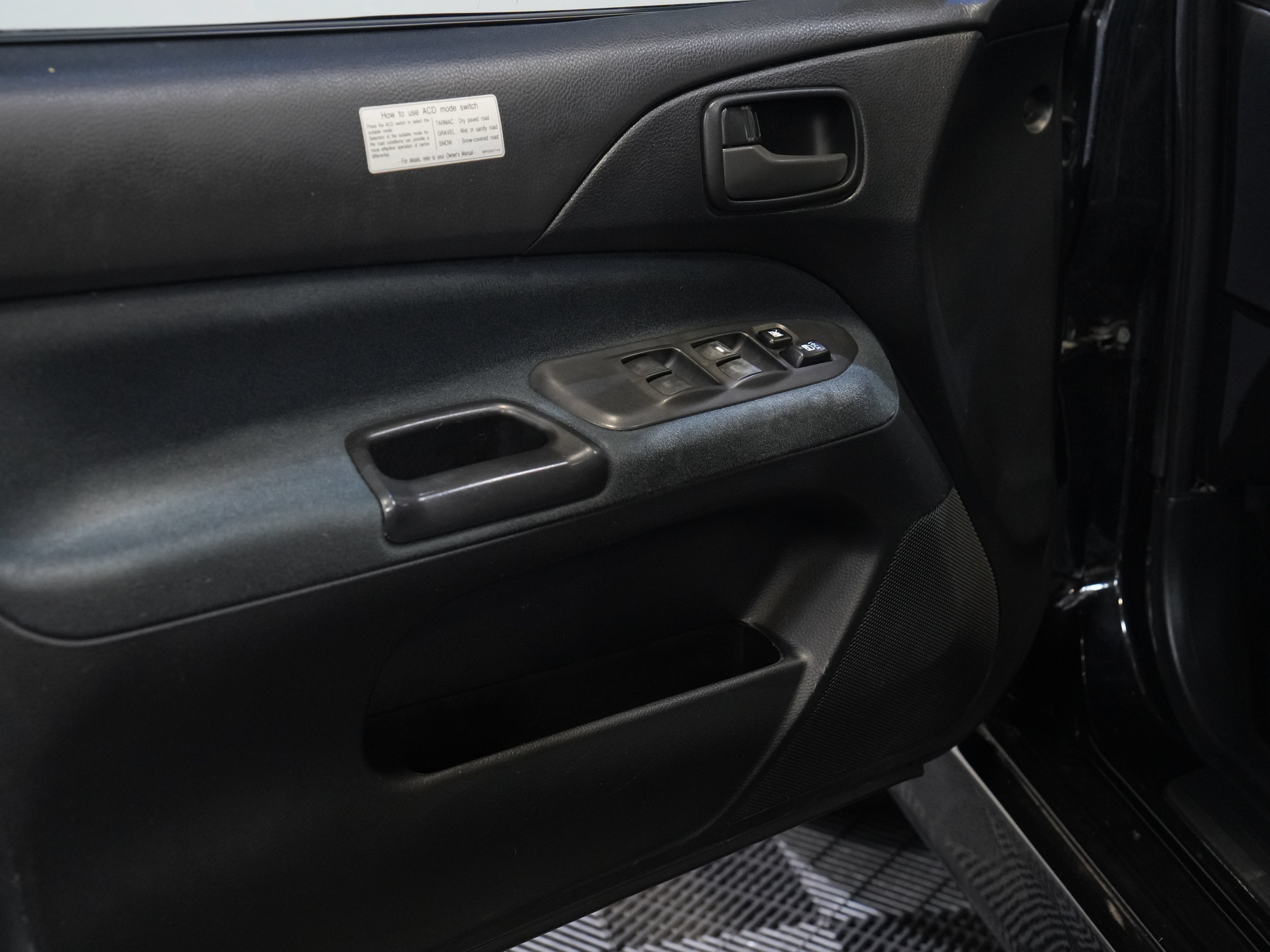 Used 2006 Mitsubishi Lancer Evolution MR AWD/4WD image 21