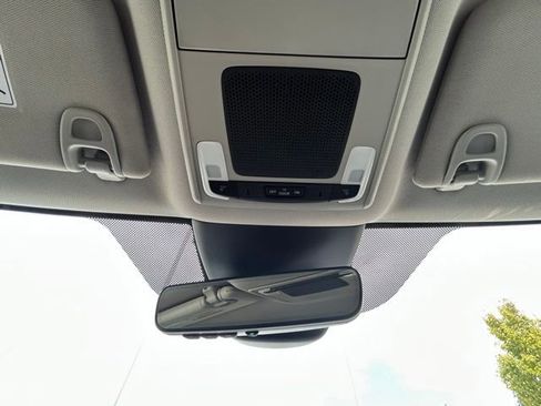 Used 2025 Honda Pilot EX-L image 24