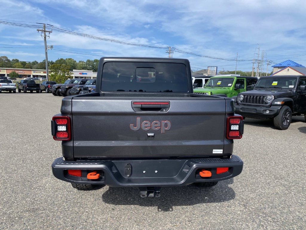 Certified 2026 Jeep Gladiator Mojave AWD/4WD image 4