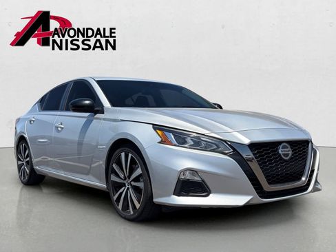 Used 2021 Nissan Altima 2.5 SR FWD image 3