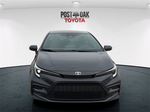 Used 2024 Toyota Corolla SE w/ SE Premium Package image 2