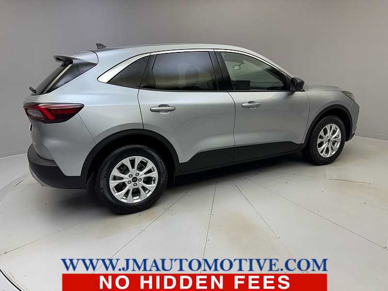 Used 2023 Ford Escape Active w/ Tech Pack #1 AWD/4WD image 5