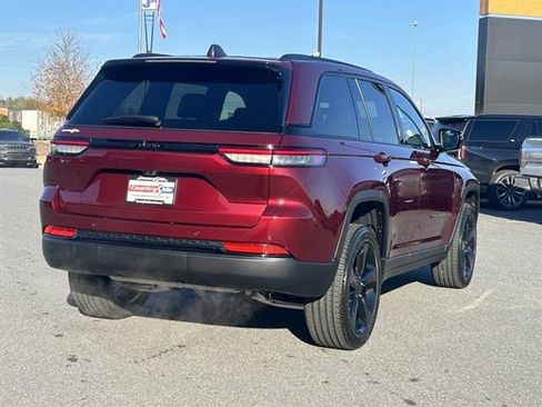 New 2025 Jeep Grand Cherokee Altitude image 6