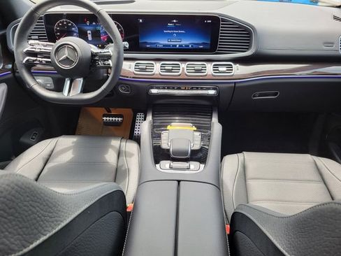 New 2025 Mercedes-Benz GLS 580 4MATIC image 2