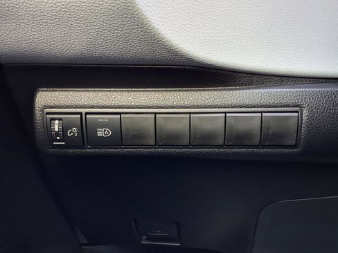 Used 2026 Toyota Corolla SE image 19