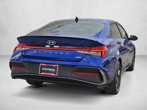 Certified 2026 Hyundai Elantra SEL FWD image 2