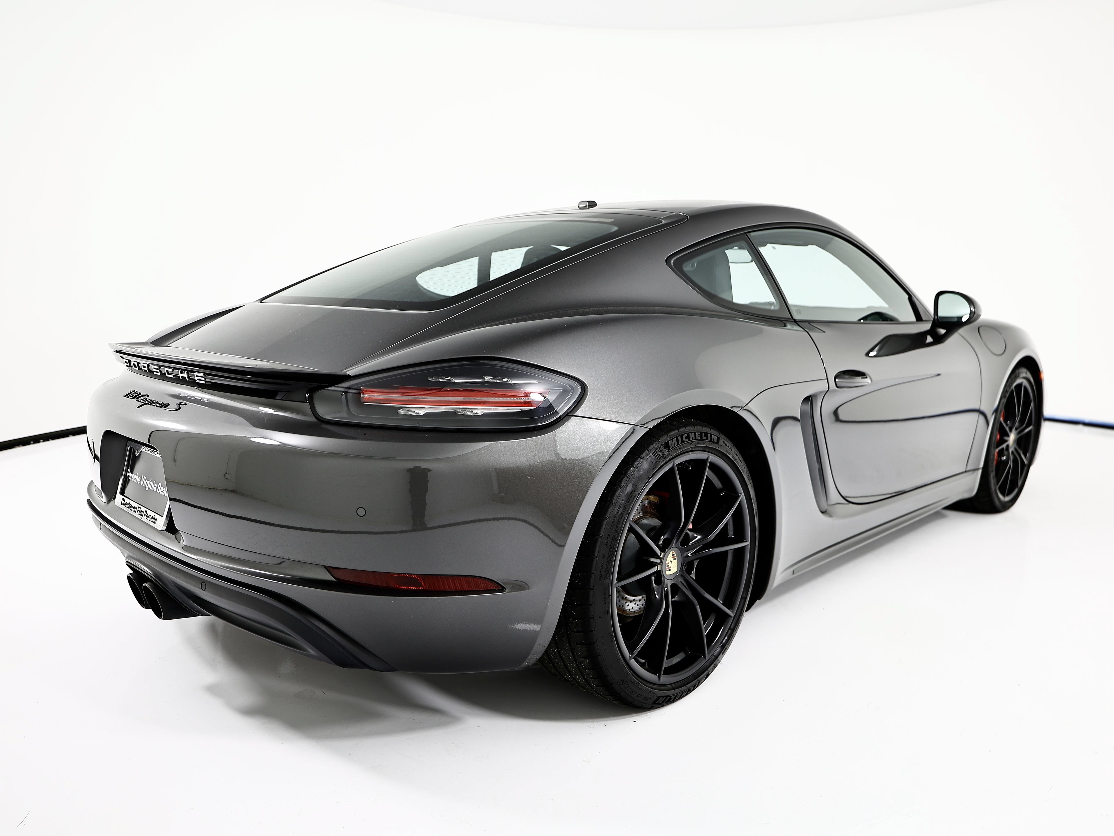 Used 2018 Porsche 718 Cayman S RWD image 5