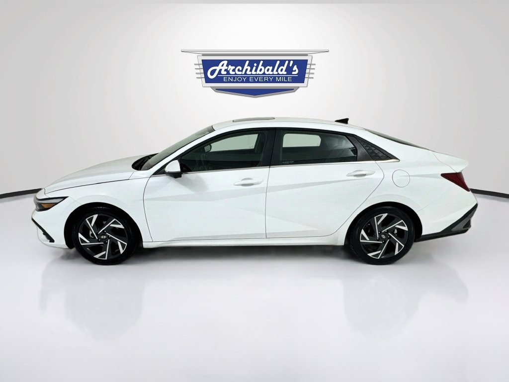 Used 2024 Hyundai Elantra Limited FWD image 5