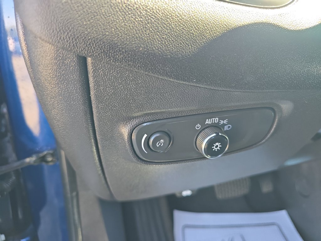 Used 2022 Chevrolet Equinox LT FWD image 24