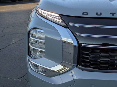 New 2026 Mitsubishi Outlander SEL image 10