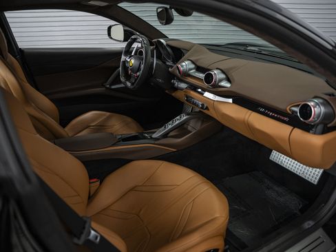 Used 2019 Ferrari 812 Superfast RWD image 29