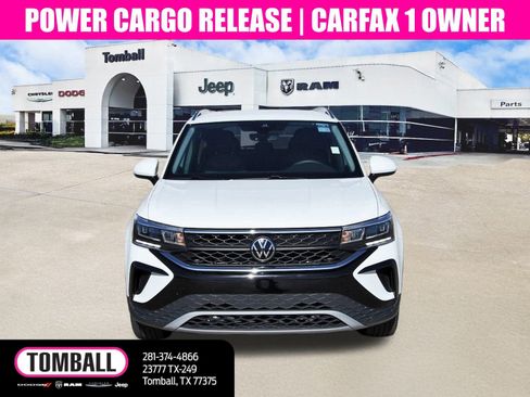 Used 2022 Volkswagen Taos SE image 2