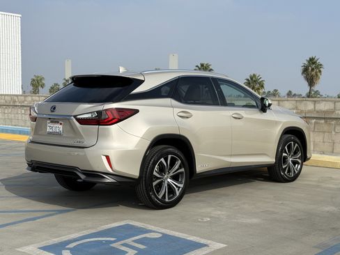 Used 2016 Lexus RX 450h FWD image 11