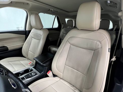 Used 2020 Ford Explorer Limited AWD/4WD image 14