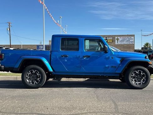New 2026 Jeep Gladiator Sport AWD/4WD image 2