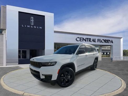 Used 2024 Jeep Grand Cherokee L Limited w/ Black Appearance Package image 29