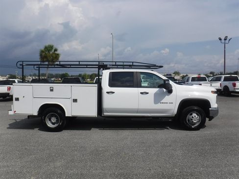 Used 2024 Chevrolet Silverado 3500 W/T w/ WT Convenience Package AWD/4WD image 3