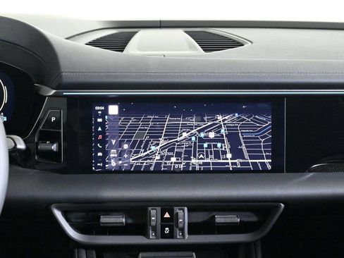 Certified 2025 Porsche Macan Electric image 16