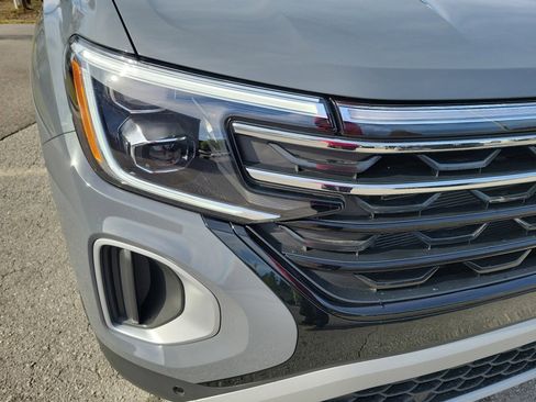 New 2026 Volkswagen Atlas Peak Edition image 24