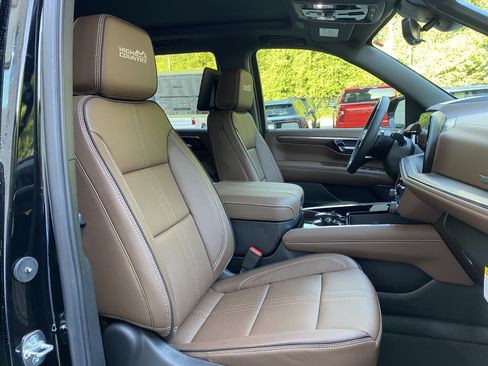 New 2026 Chevrolet Tahoe High Country AWD/4WD image 39