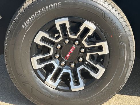 Used 2026 GMC Sierra EV Elevation image 23