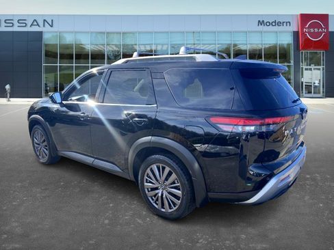 Certified 2022 Nissan Pathfinder SL w/ SL Premium Package image 6