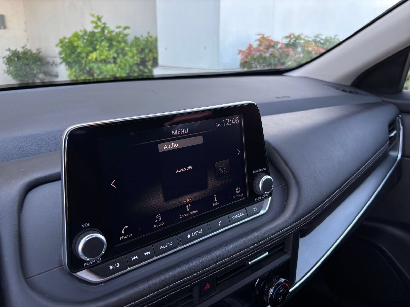 Used 2025 Nissan Rogue SV AWD/4WD image 19