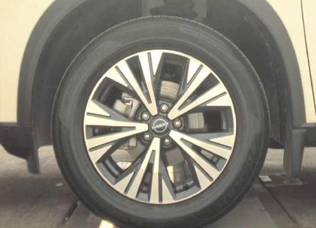 Used 2023 Nissan Rogue SV w/ SV Premium B Package FWD image 13
