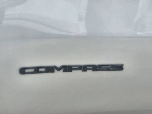 Used 2026 Jeep Compass Latitude AWD/4WD image 31