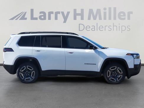 New 2026 Jeep Cherokee Laredo AWD/4WD image 7