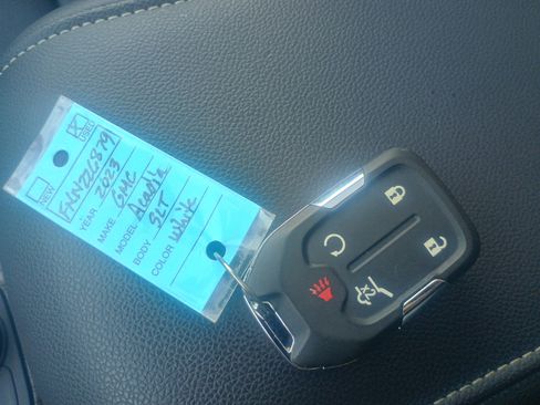 Used 2023 GMC Acadia SLT w/ Elevation Edition image 37