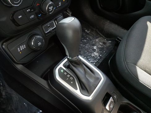 Used 2023 Jeep Renegade Altitude w/ Sun/Sound Group image 25