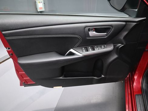 Used 2017 Toyota Camry XLE FWD image 11