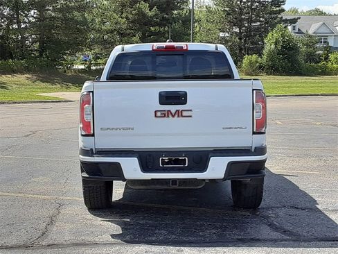 Used 2019 GMC Canyon Denali image 4