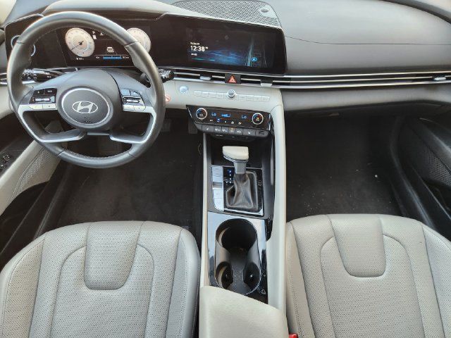 Used 2025 Hyundai Elantra Limited FWD image 26