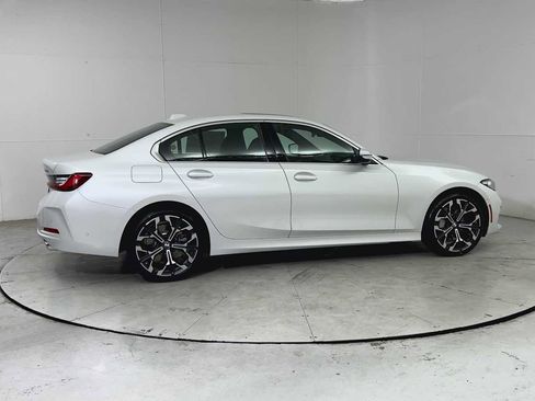 Used 2025 BMW 330i xDrive Sedan w/ Premium Package image 9