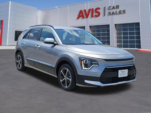 Used 2025 Kia Niro LX FWD image 3
