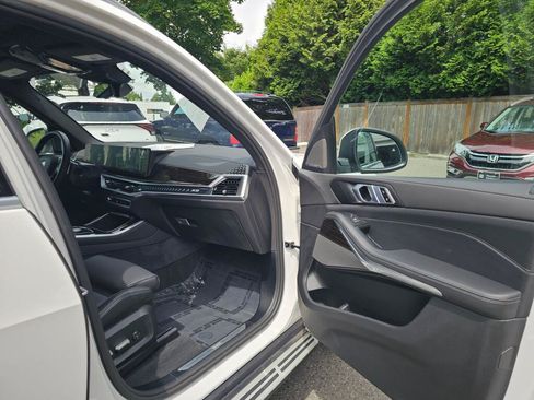 Used 2026 BMW X5 xDrive40i AWD/4WD image 11