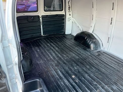 Used 2022 GMC Savana 2500 w/ Driver Convenience Package RWD image 23