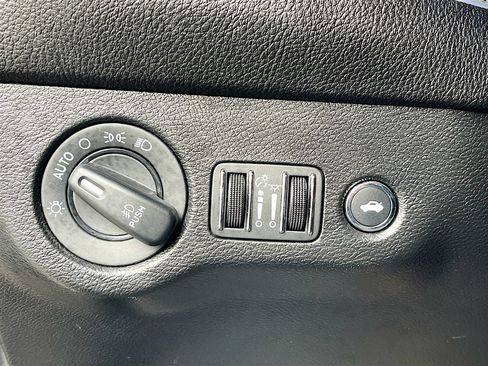Used 2021 Dodge Challenger R/T RWD image 10