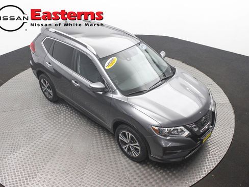 Used 2019 Nissan Rogue SV w/ Premium Package image 3