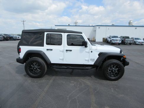 Used 2019 Jeep Wrangler Unlimited Sport S AWD/4WD image 4